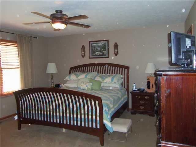 1215 Layton Road Anderson, IN 46011 - Photo 8 of 18 Gallery Image 8