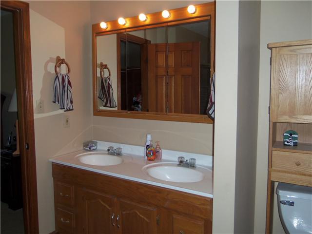 1215 Layton Road Anderson, IN 46011 - Photo 9 of 18 Gallery Image 9