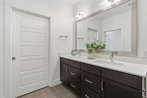 $624,900 | 2002 Glen Allen Street, Unit 104, Austin, TX 78704