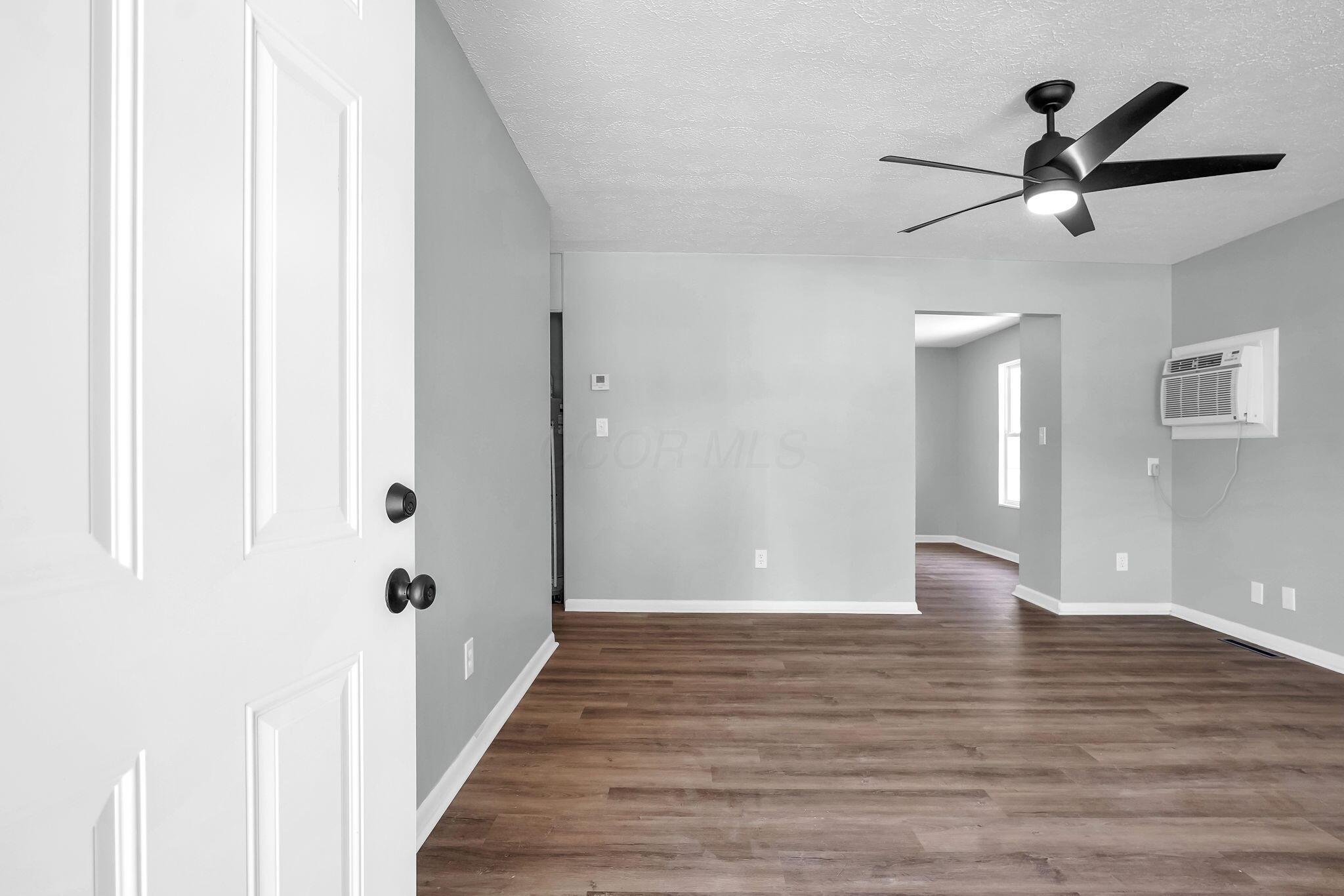 2501 Navarre Road Columbus, OH 43207 - Photo 6 of 29 Home Entry