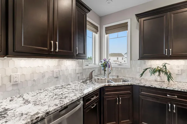 $615,000 | 10706 28th Court Northeast, St. Michael, MN 55376