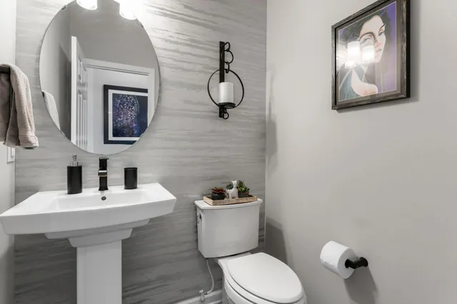 $615,000 | 10706 28th Court Northeast, St. Michael, MN 55376