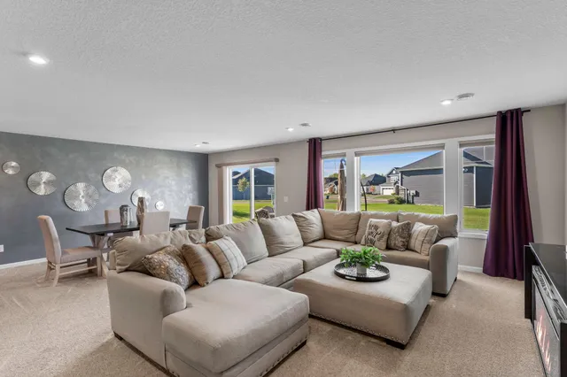 $615,000 | 10706 28th Court Northeast, St. Michael, MN 55376