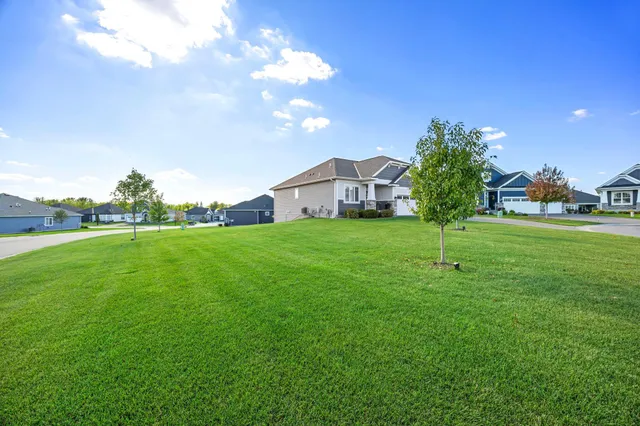 $615,000 | 10706 28th Court Northeast, St. Michael, MN 55376