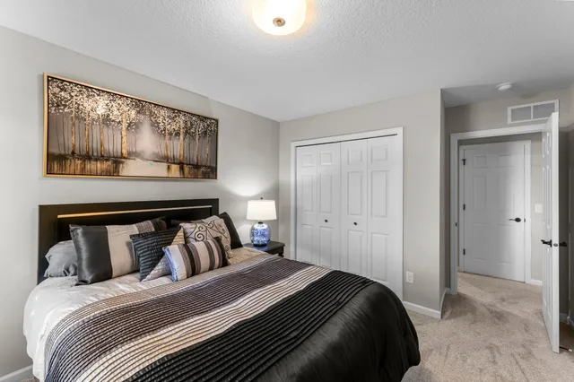 $615,000 | 10706 28th Court Northeast, St. Michael, MN 55376