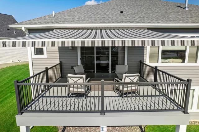 $615,000 | 10706 28th Court Northeast, St. Michael, MN 55376