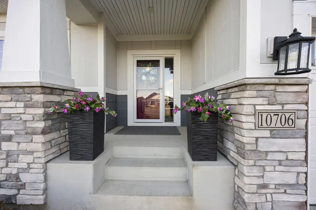 $615,000 | 10706 28th Court Northeast, St. Michael, MN 55376