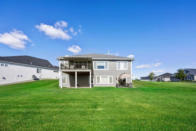 $615,000 | 10706 28th Court Northeast, St. Michael, MN 55376