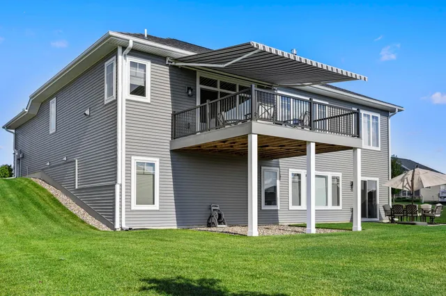 $615,000 | 10706 28th Court Northeast, St. Michael, MN 55376