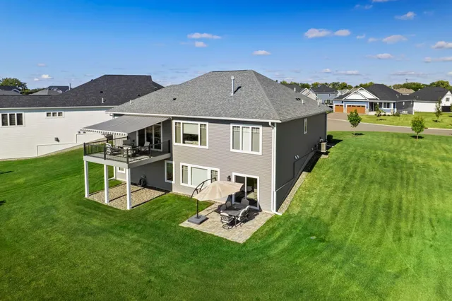 $615,000 | 10706 28th Court Northeast, St. Michael, MN 55376