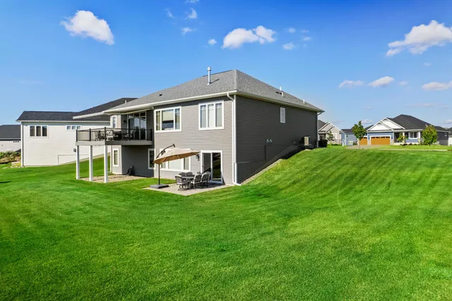 $615,000 | 10706 28th Court Northeast, St. Michael, MN 55376