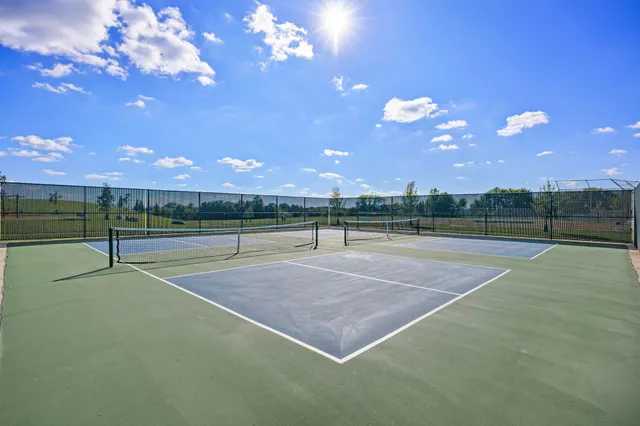 $615,000 | 10706 28th Court Northeast, St. Michael, MN 55376