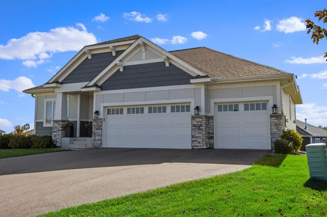 $615,000 | 10706 28th Court Northeast, St. Michael, MN 55376