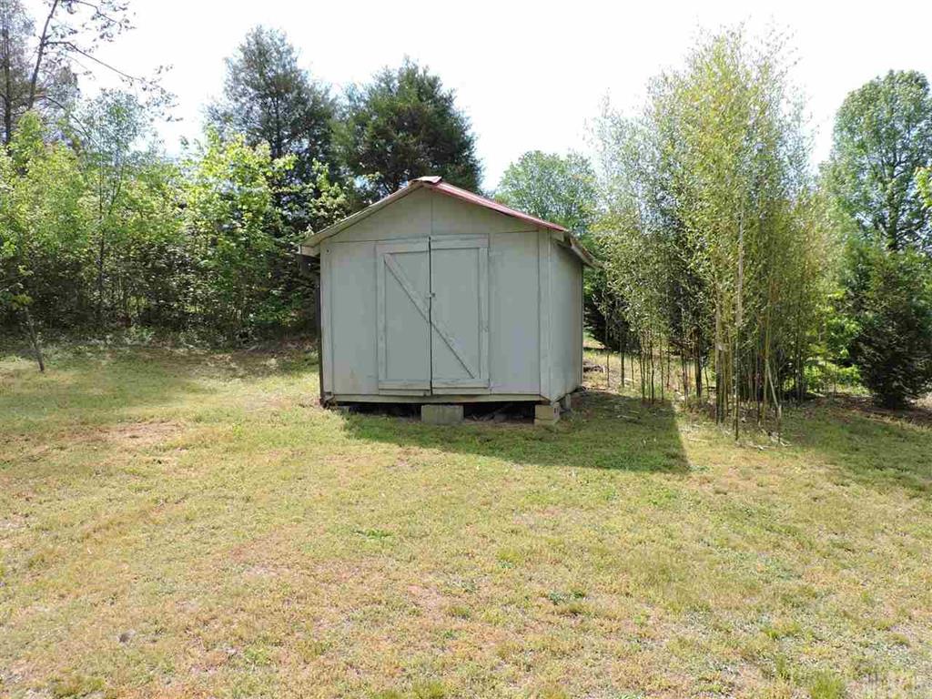 2579 Grant Road Hudson, NC 28638 - Photo 5 of 19 Gallery Image 5