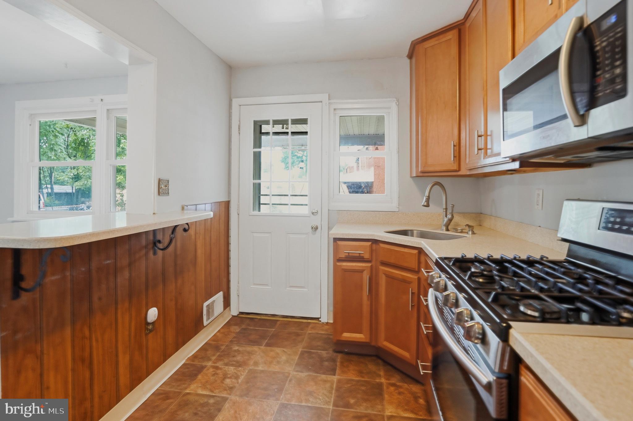 33 Bladen Road Baltimore, MD 21221 - Photo 11 of 29 Access to the Backyard