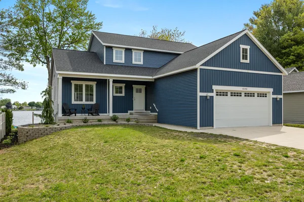 $784,900 | 8106 Shenandoah Lane, Howard City, MI 49329