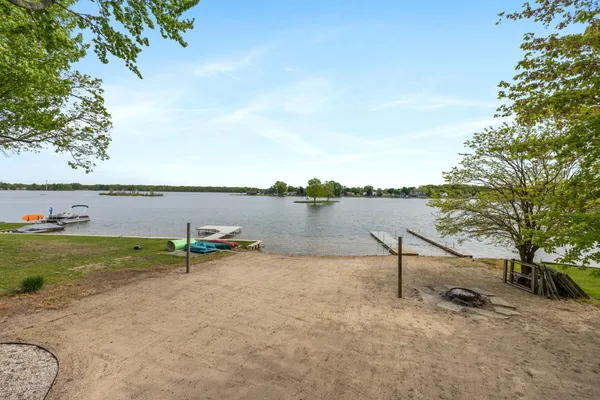 $784,900 | 8106 Shenandoah Lane, Howard City, MI 49329