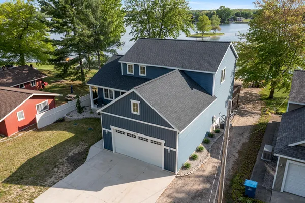 $784,900 | 8106 Shenandoah Lane, Howard City, MI 49329
