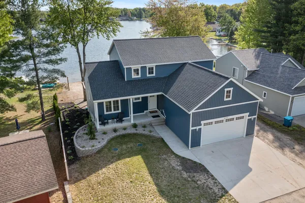 $784,900 | 8106 Shenandoah Lane, Howard City, MI 49329