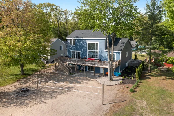 $784,900 | 8106 Shenandoah Lane, Howard City, MI 49329