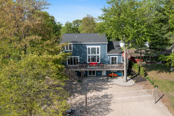 $784,900 | 8106 Shenandoah Lane, Howard City, MI 49329