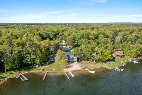 $784,900 | 8106 Shenandoah Lane, Howard City, MI 49329