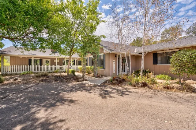 $715,000 | 29280 Glacier Drive, Coarsegold, CA 93614