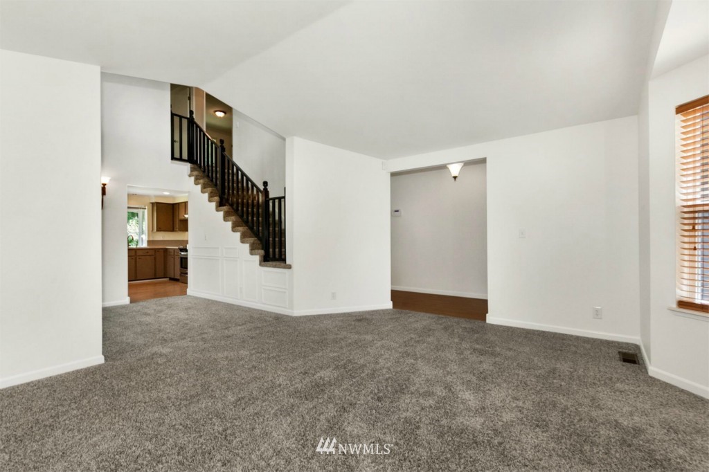 2521 181st Place Southeast Bothell, WA 98012 - Photo 3 of 19 Gallery Image 3