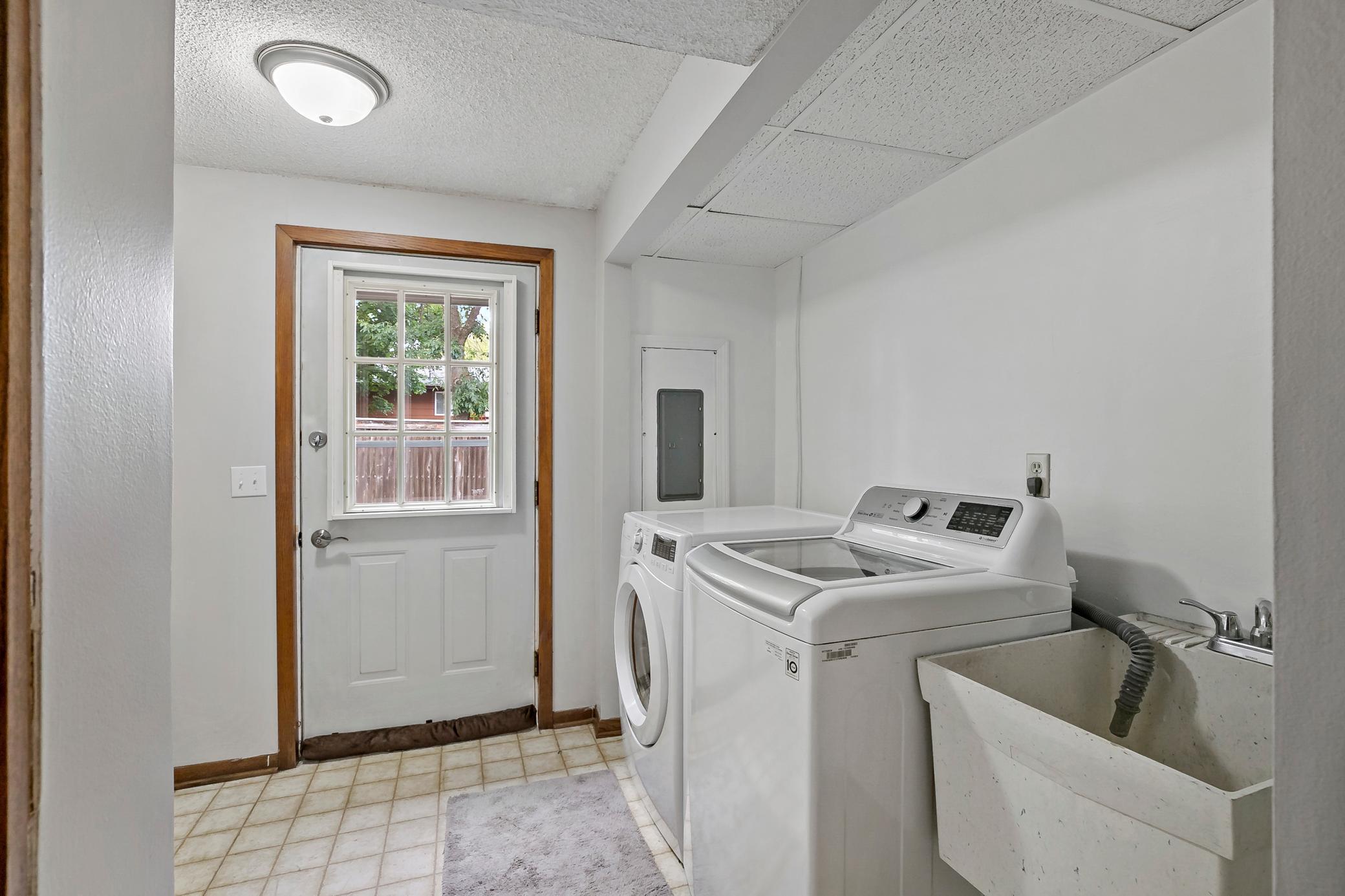 1933 Davis Court Shakopee, MN 55379 - Photo 39 of 59