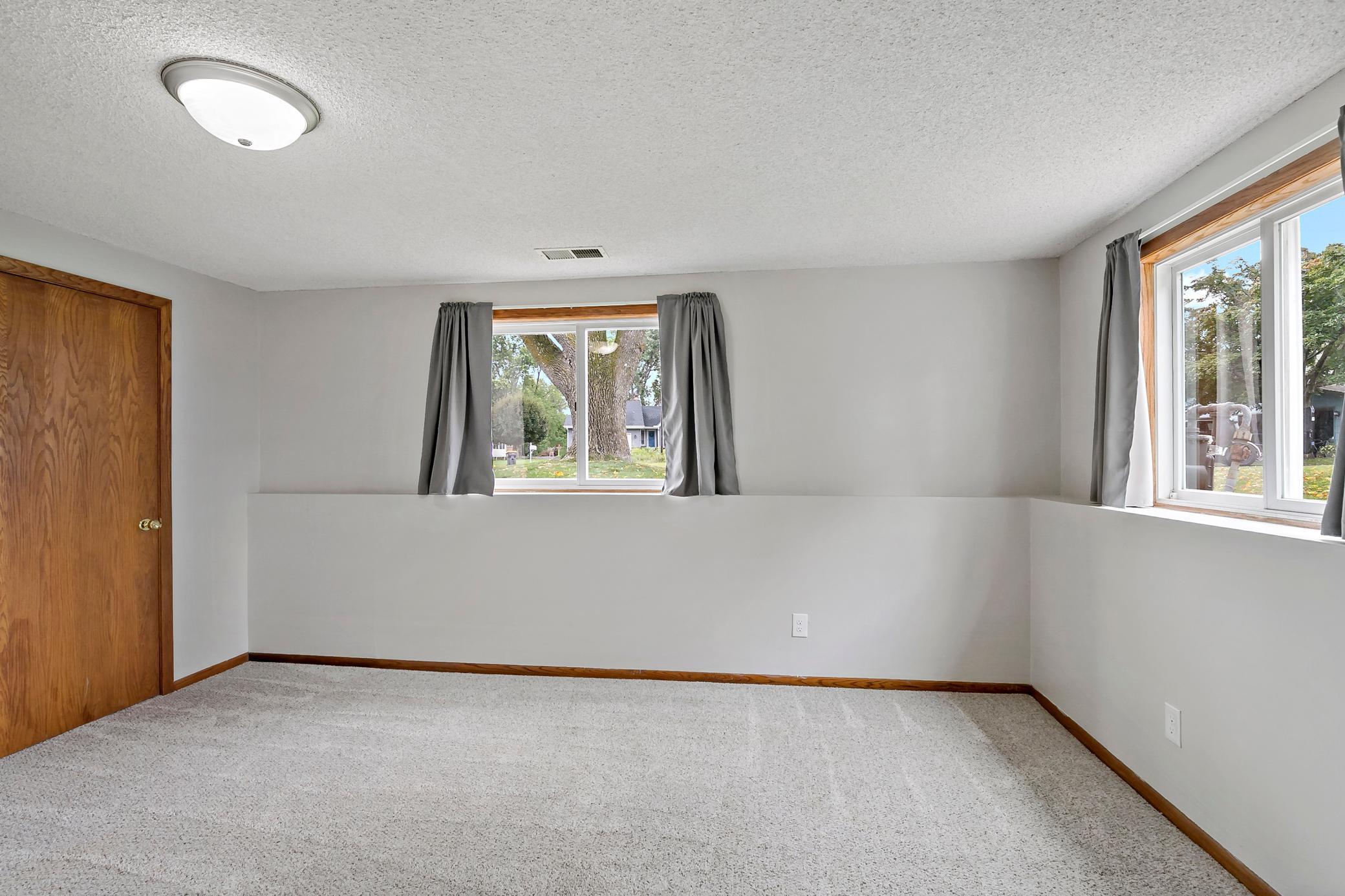 1933 Davis Court Shakopee, MN 55379 - Photo 43 of 59