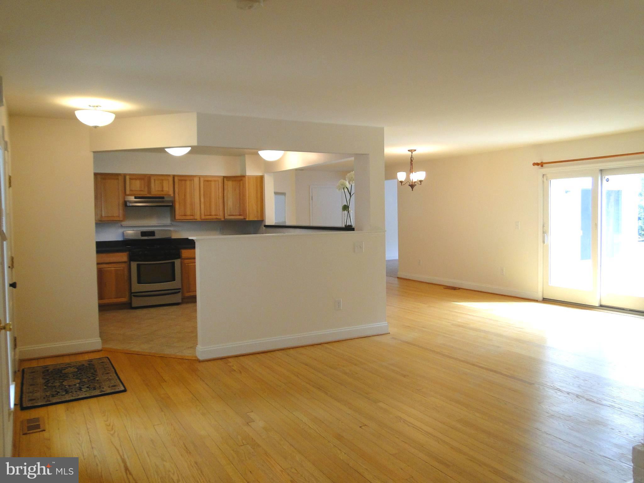 7917 Ruxway Road Baltimore, MD 21204 - Photo 4 of 28 Interior (General)