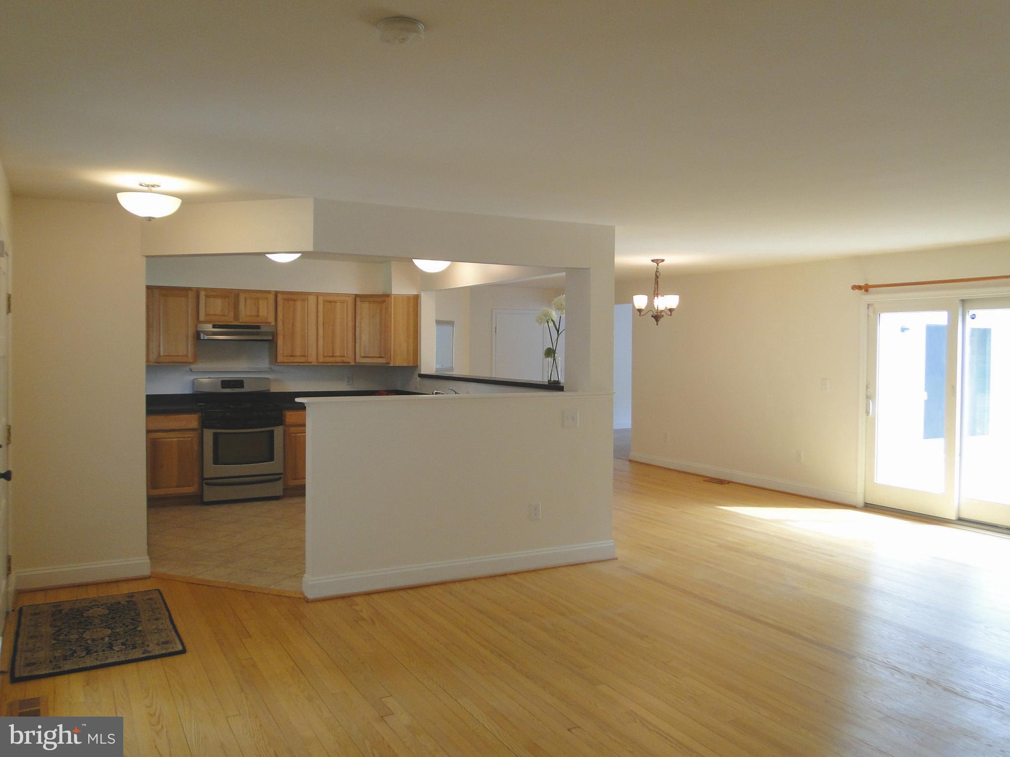 7917 Ruxway Road Baltimore, MD 21204 - Photo 6 of 28 Interior (General)
