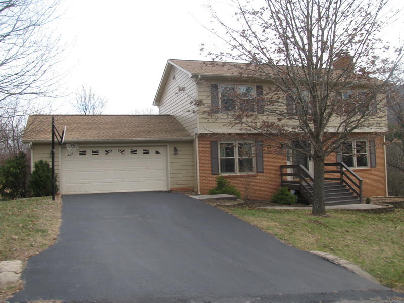 7861 Cedar Edge Road Roanoke, VA 24018 - Photo 1 of 18 FRONT