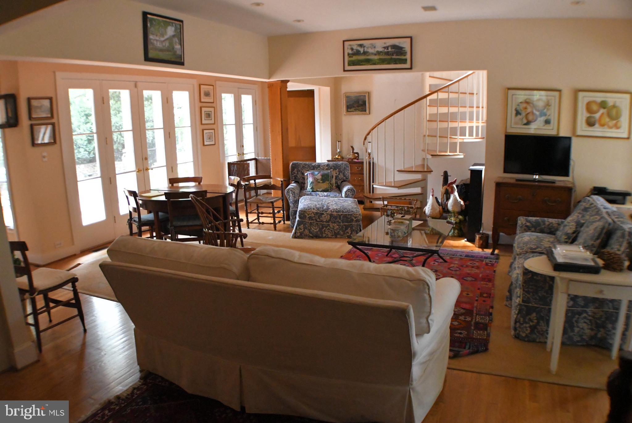 1327 Rokeby Road Upperville, VA 20184 - Photo 38 of 76 Family room by the kitchen