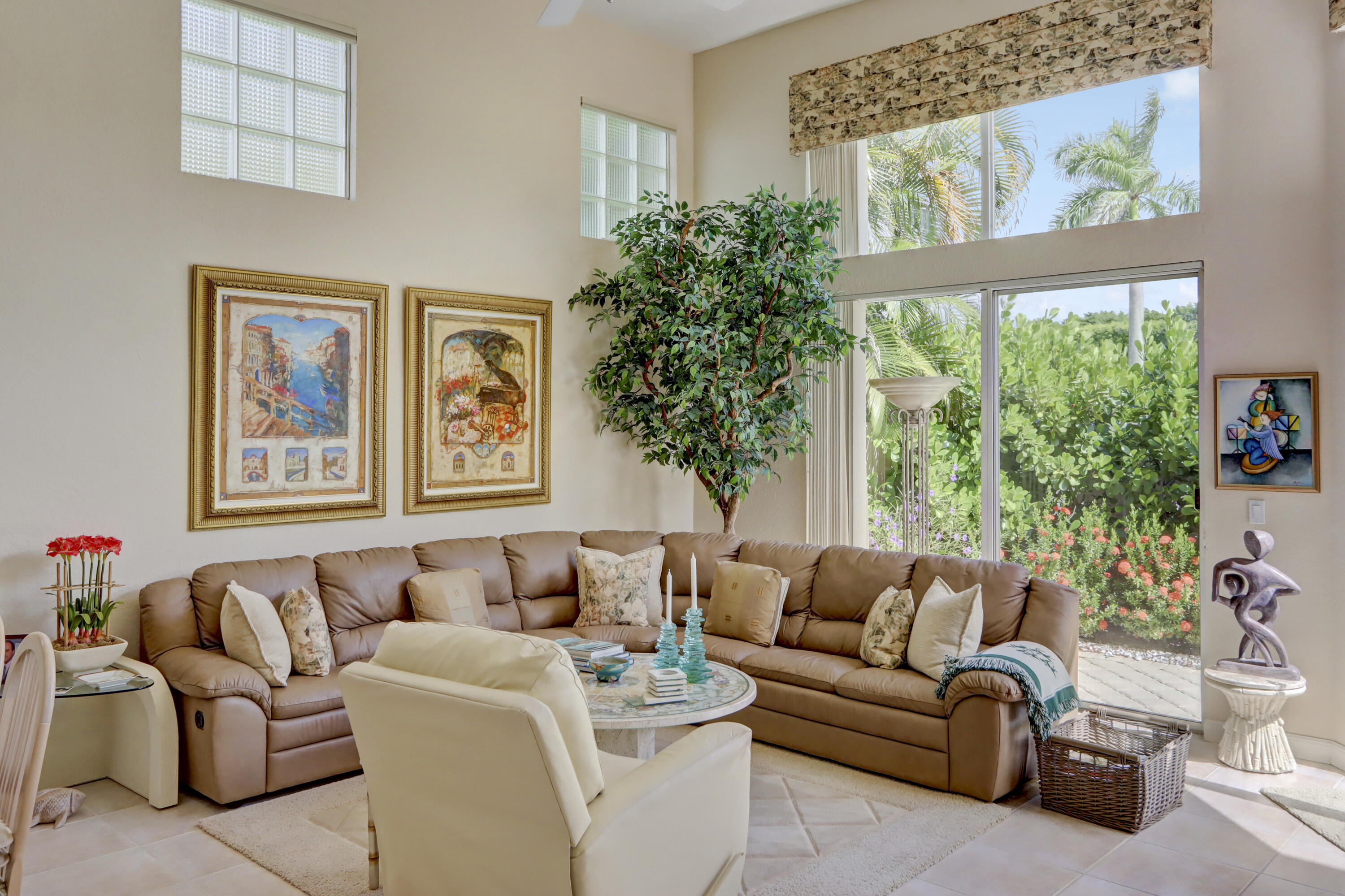 6553 Somerset Circle Boca Raton, FL 33496 - Photo 11 of 22 Family Room - 1