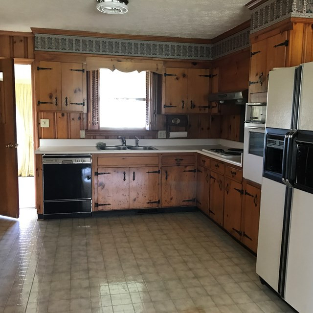 605 West Wards Bridge Road Warsaw, NC 28398 - Photo 4 of 17 Kitchen