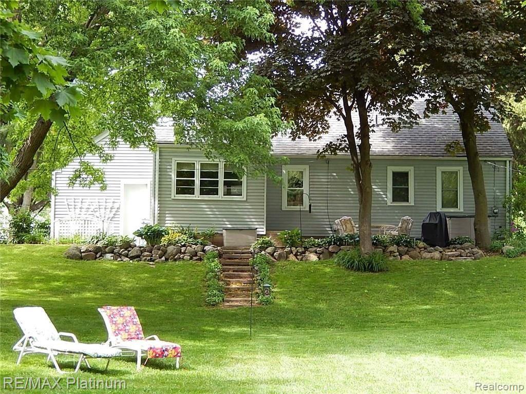 323 Riddle Street Howell, MI 48843 - Photo 5 of 49 5.JPG