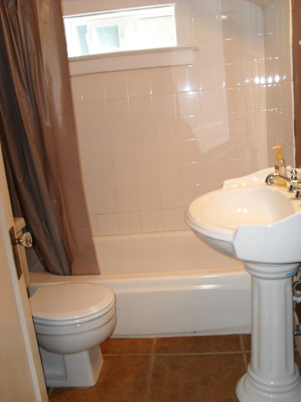12705 Us-101 Nehalem, OR 97131 - Photo 9 of 19 Nehalem Hwy 101 Bath thumbnail_65065240-