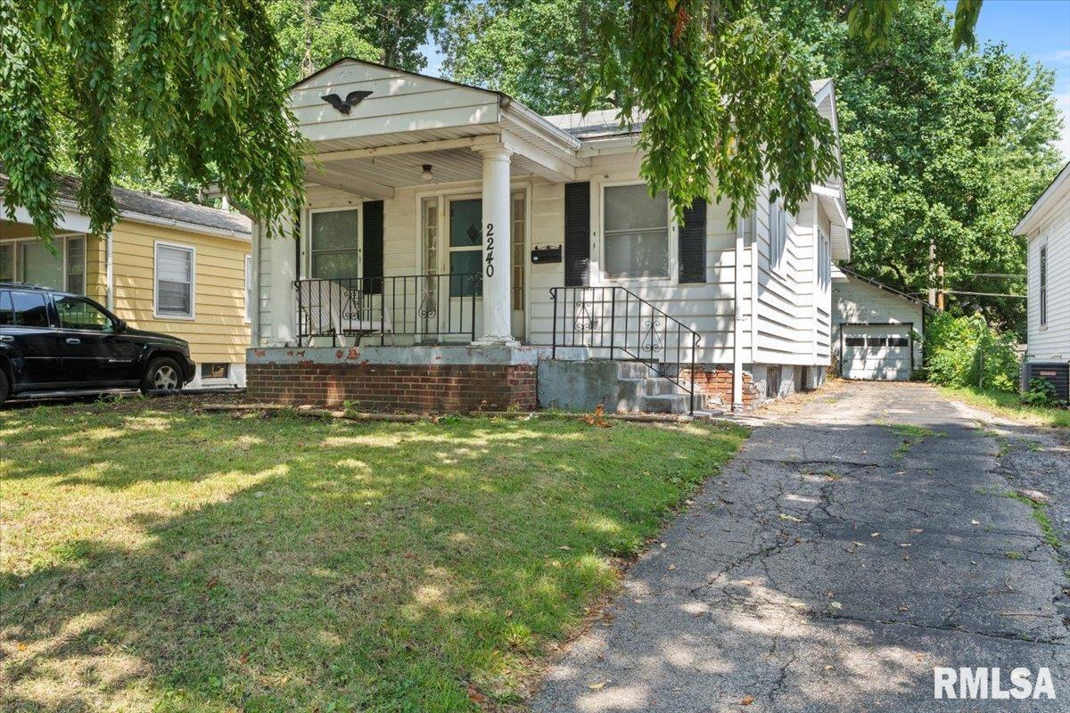 2240 South 10th Street Springfield, IL 62703 - Photo 2 of 19