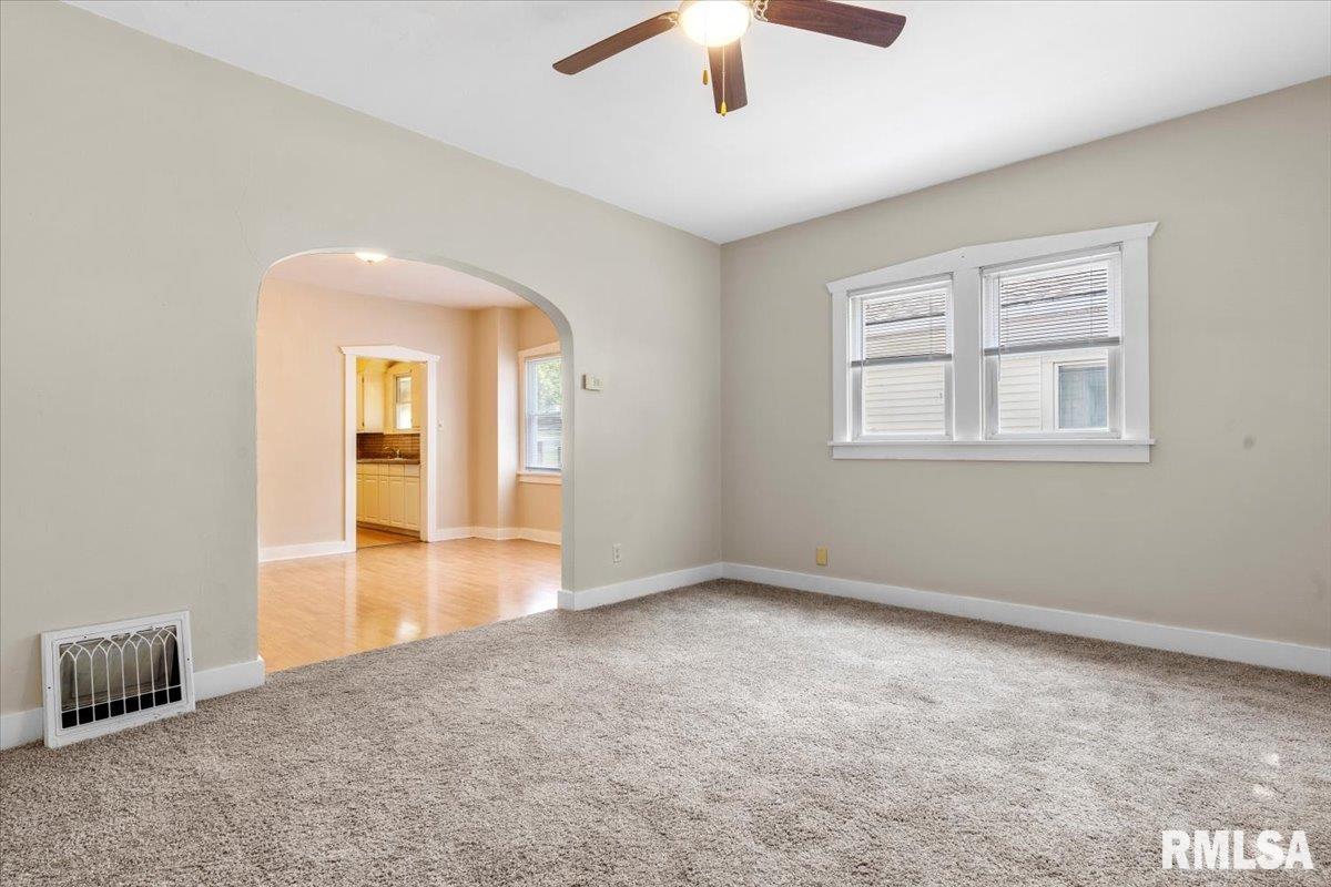 2240 South 10th Street Springfield, IL 62703 - Photo 3 of 19