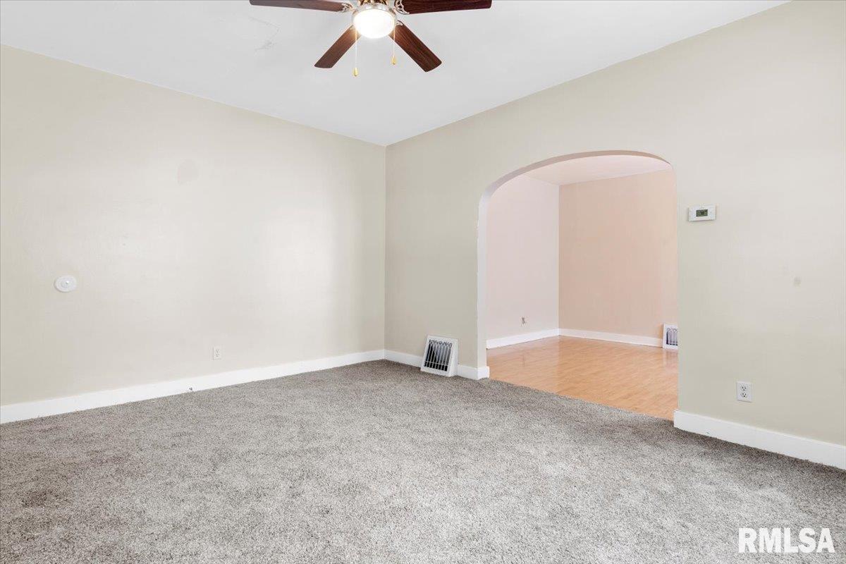 2240 South 10th Street Springfield, IL 62703 - Photo 4 of 19