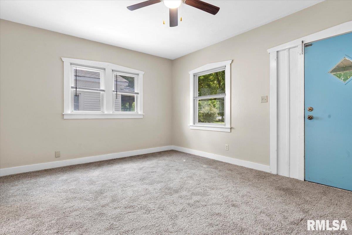2240 South 10th Street Springfield, IL 62703 - Photo 5 of 19