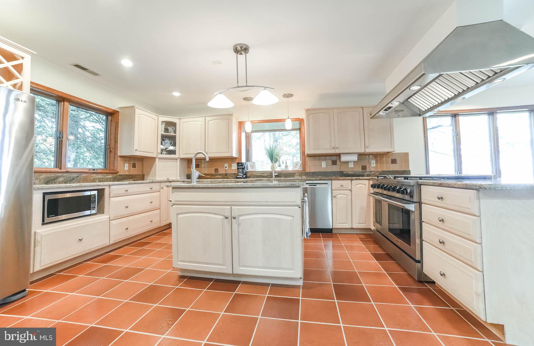 18293 River Road Tall Timbers, MD 20690 - Photo 24 of 62 Kitchen is great for the cooks