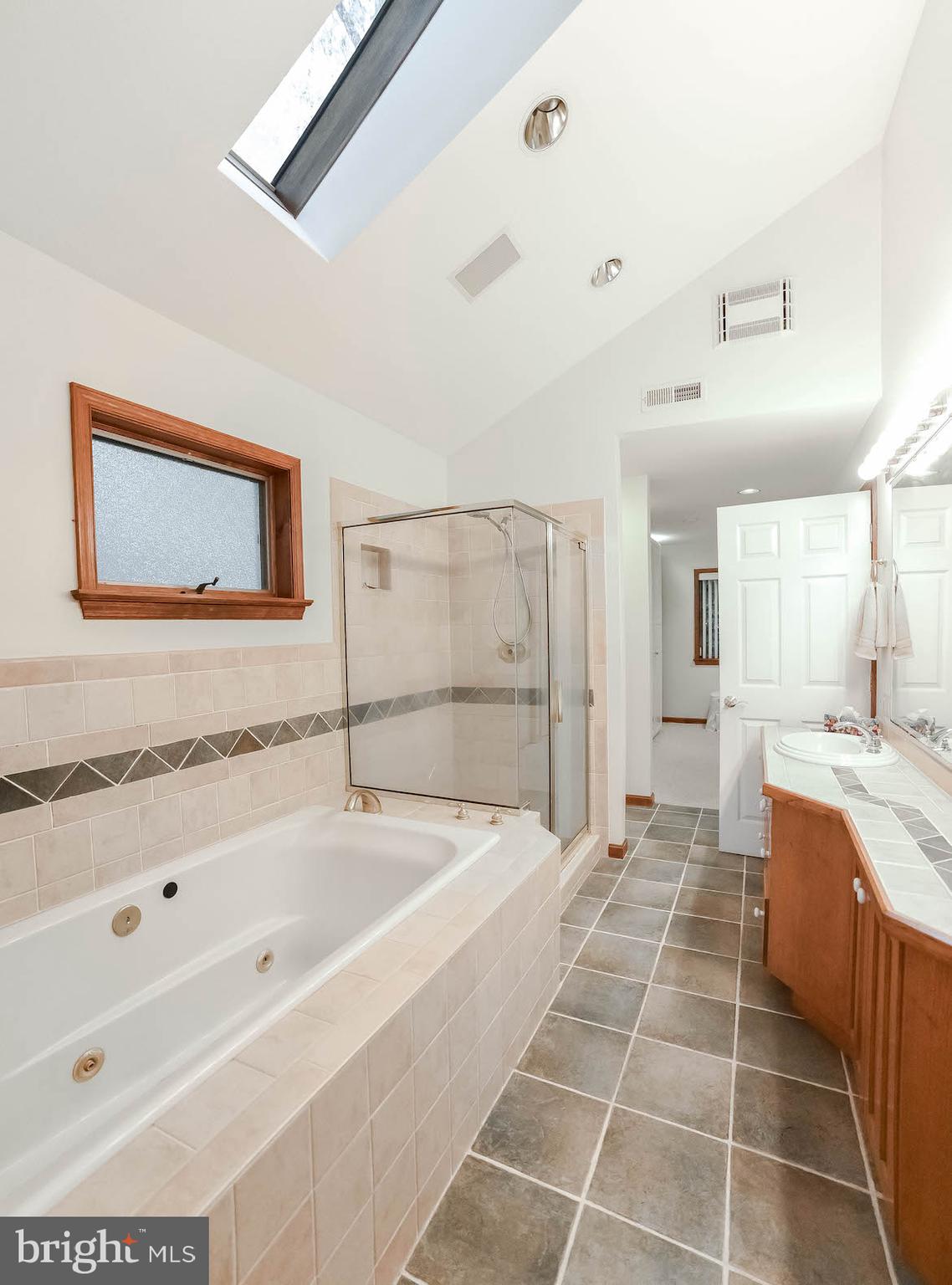 18293 River Road Tall Timbers, MD 20690 - Photo 54 of 62 Large master bath