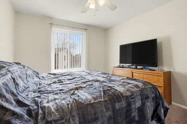 $146,000 | 1900 Light Road, Unit 210, Oswego, IL 60543