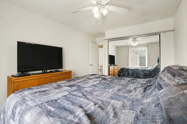 $146,000 | 1900 Light Road, Unit 210, Oswego, IL 60543