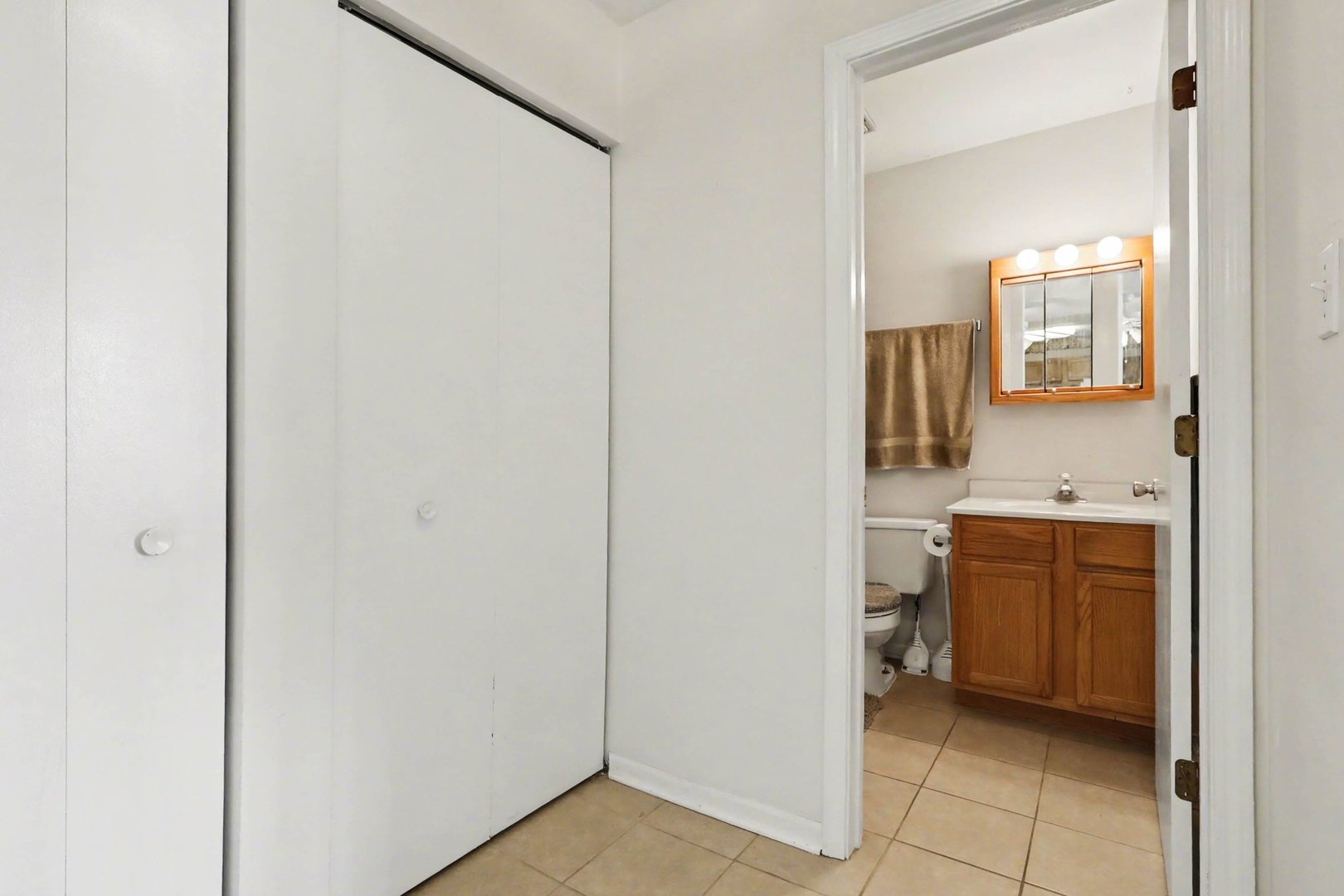 1900 Light Road, Unit 210 Oswego, IL 60543 - Photo 8 of 15