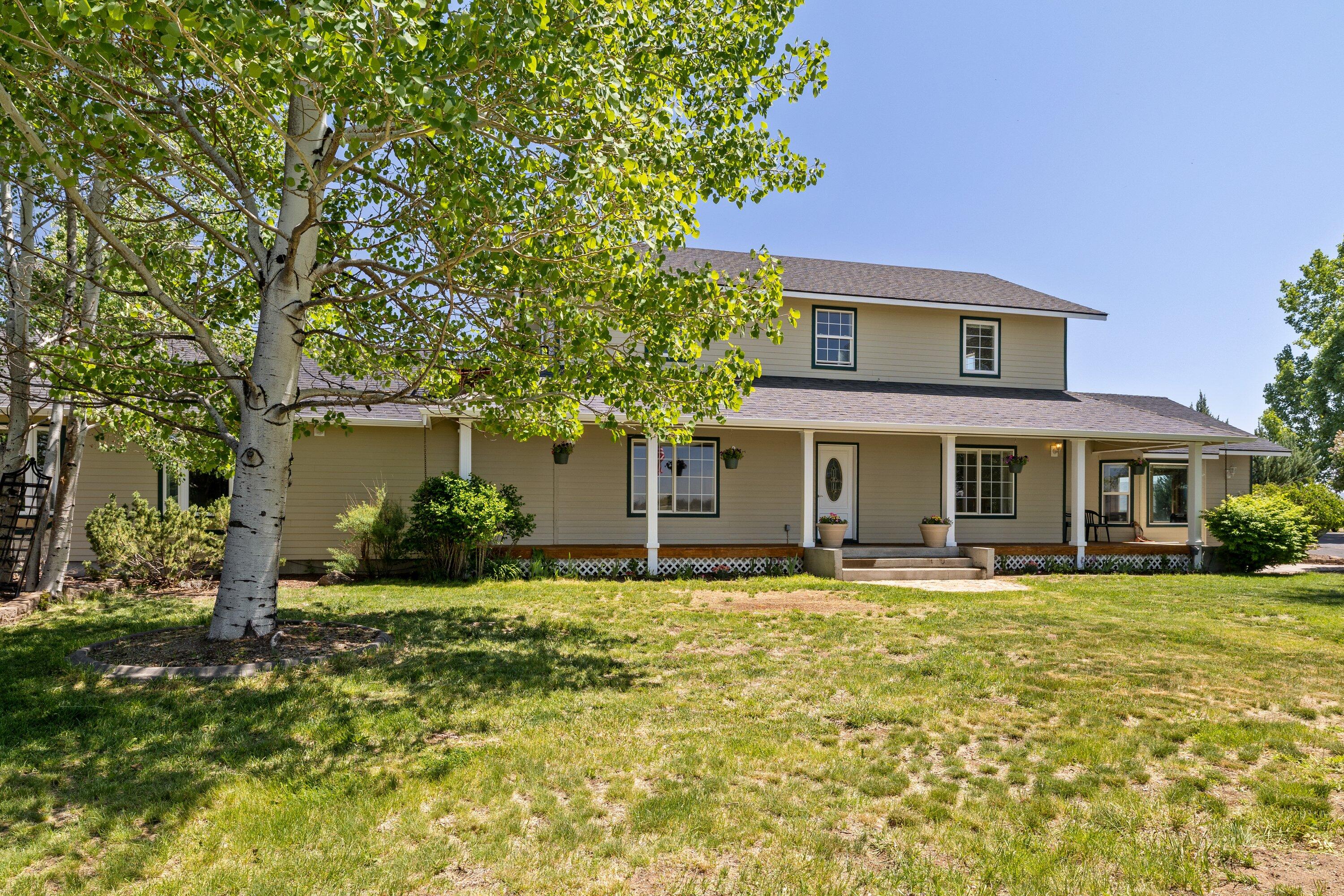 26100 Horsell Road Bend, OR 97701 - Photo 35 of 48 26100 Horsell Rd. Front yard