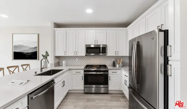 $6,489 | 6280 West 3rd Street, Unit 4417, Los Angeles, CA 90036