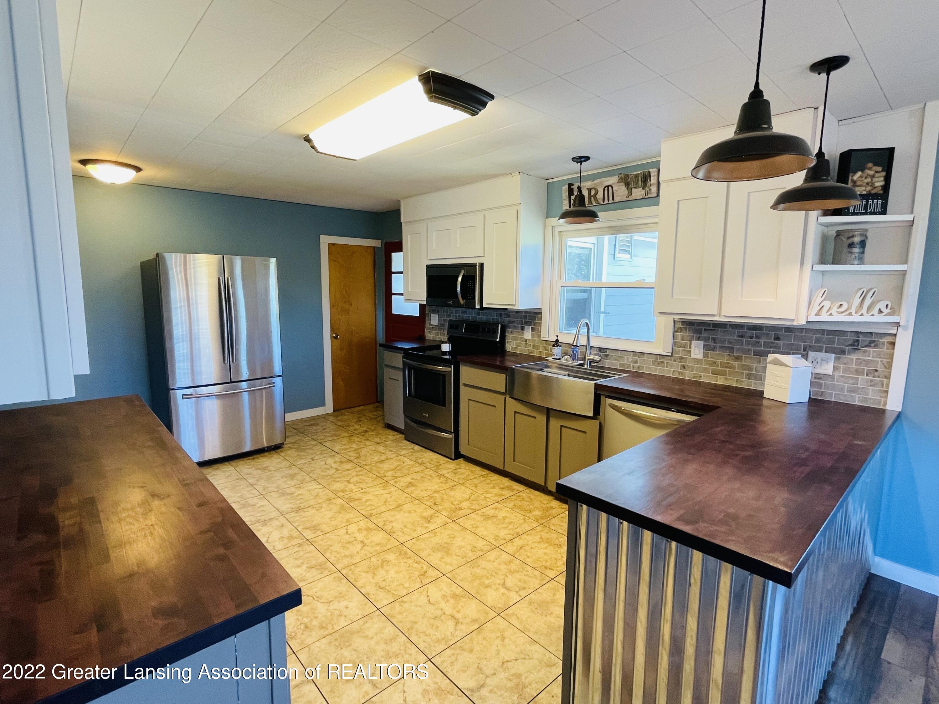 2425 East Howell Road Williamston, MI 48895 - Photo 13 of 26 Kitchen